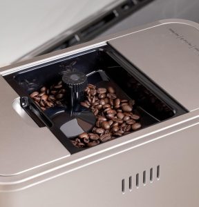 ⁦Espresso Machine Cafe Affetto Automatic – ماكينة اسبريسو اوتوماتيك مع Milk Frother ضمان سنة⁩ - الصورة ⁦4⁩