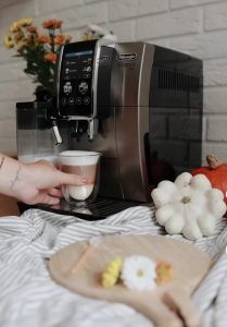 ⁦De’Longhi Dinamica Plus ECAM 380.95.TB - ديلونجي ديناميكا بلس⁩ - الصورة ⁦3⁩